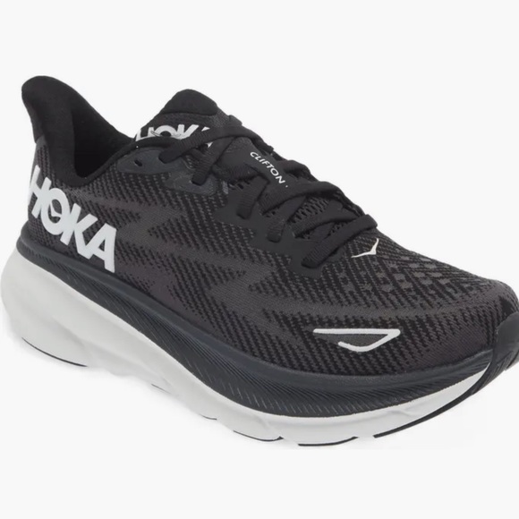 Hoka Shoes - Hoka Clifton 9 Women’s Shoes ✨